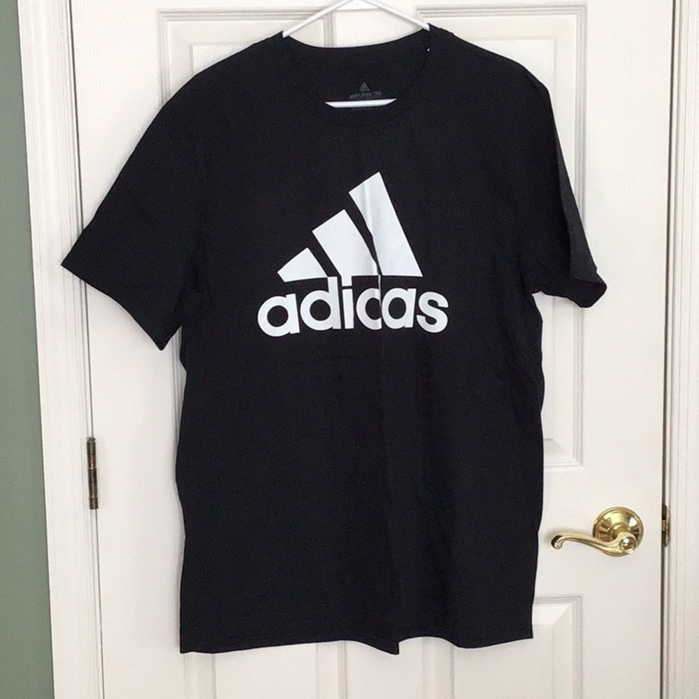 Men’s black Adidas XL t-shirt